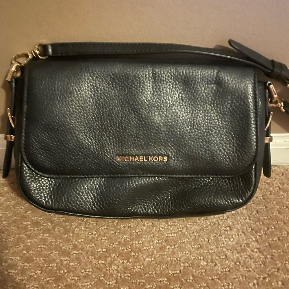 Crossbody with removable strap